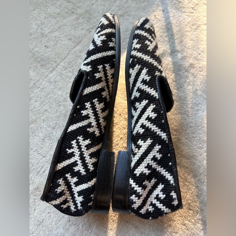 By Paige Needlepoint Wool Black and White Geometric Pattern Loafers - Picture 7 of 9